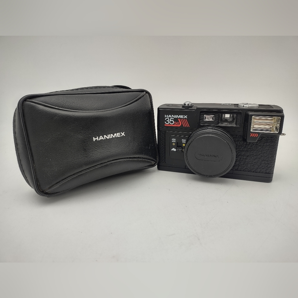 Hanimex 35SE 35mm Compact Camera With Case. Vintage point and shoot.